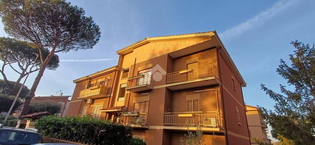 appartamento in vendita a Roma in zona Appio Pignatelli