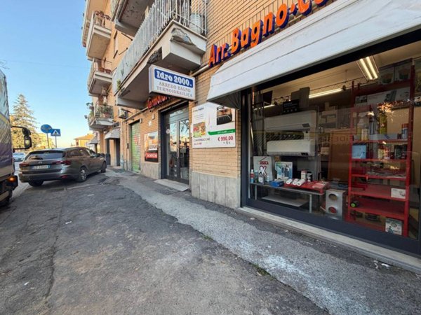 negozio in vendita a Roma in zona Romanina