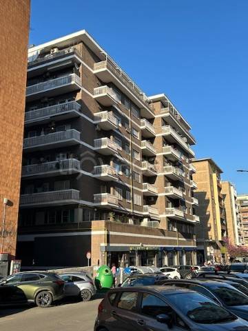 appartamento in vendita a Roma in zona Ostiense
