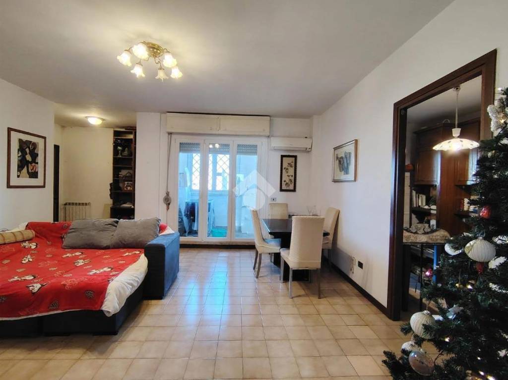 appartamento in vendita a Roma in zona Casal Palocco