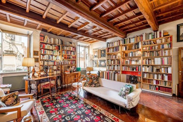 appartamento in vendita a Roma in zona Rione di Ponte