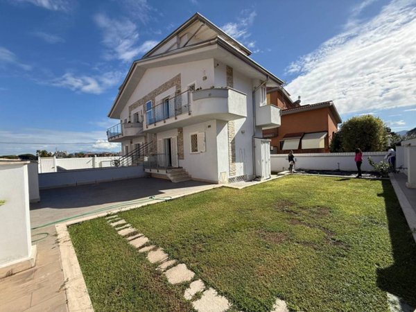 appartamento in vendita a Roma in zona Tor Vergata/Torrenova