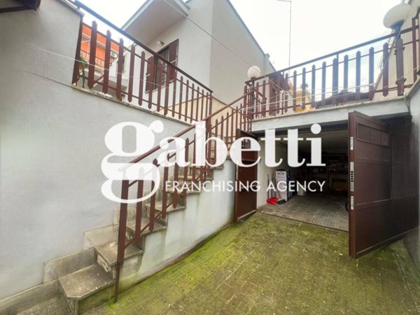 casa indipendente in vendita a Roma in zona Prenestino-Centocelle