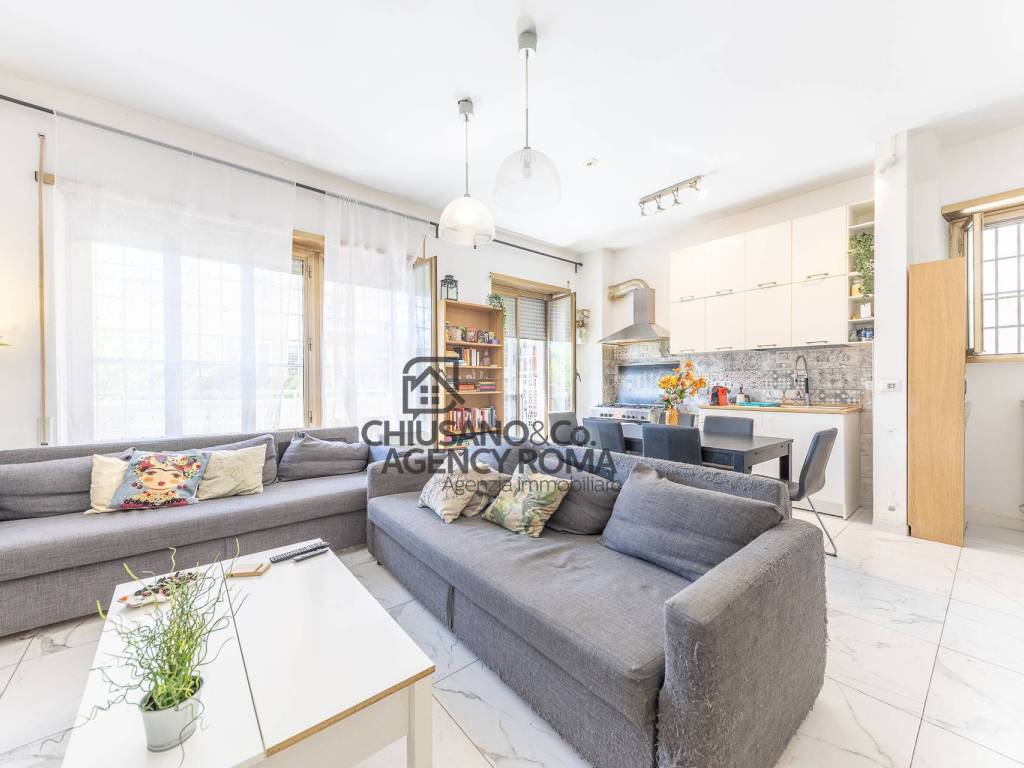 appartamento in vendita a Roma in zona Cinecittà