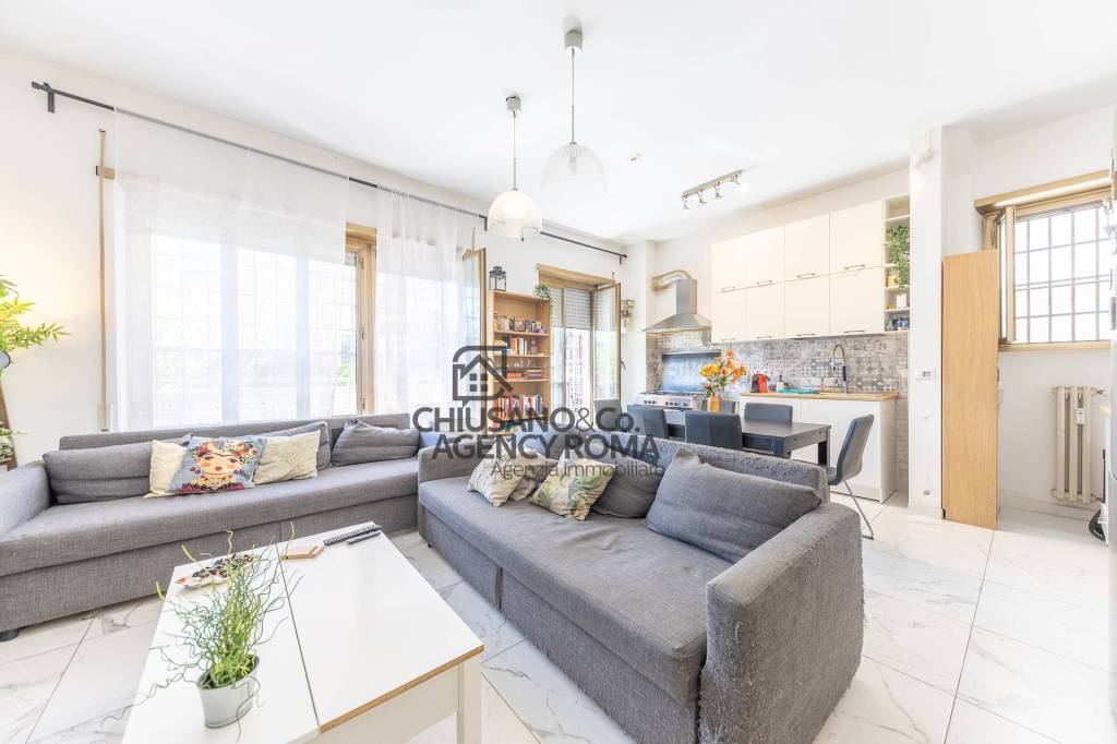 appartamento in vendita a Roma in zona Cinecittà