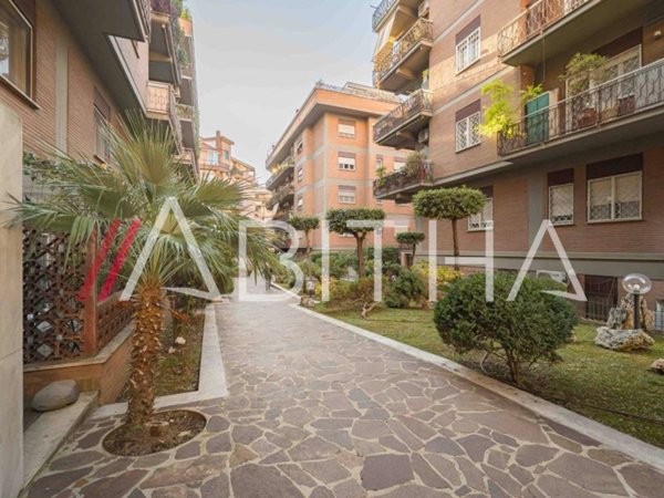 appartamento in vendita a Roma in zona Monte Sacro/Talenti
