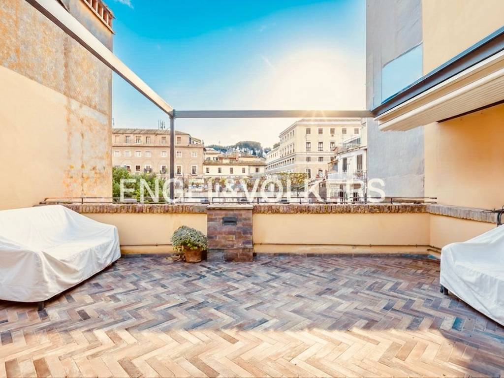 appartamento in vendita a Roma in zona Rione Borgo