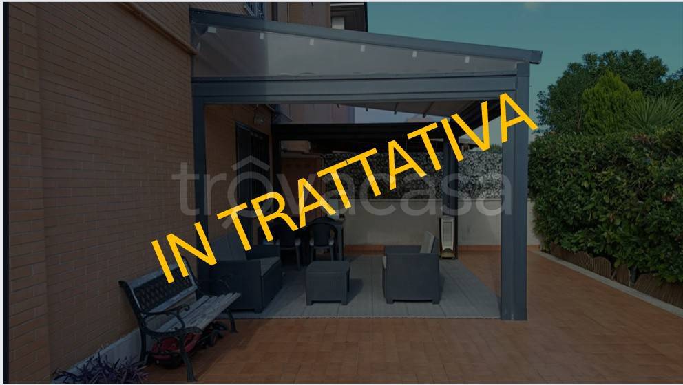 appartamento in vendita a Roma in zona Osteria del Curato