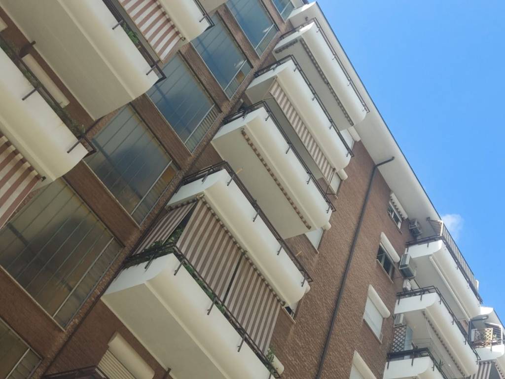 appartamento in vendita a Roma in zona Ardeatino