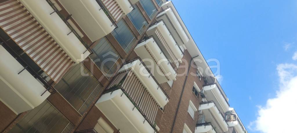 appartamento in vendita a Roma in zona Ardeatino