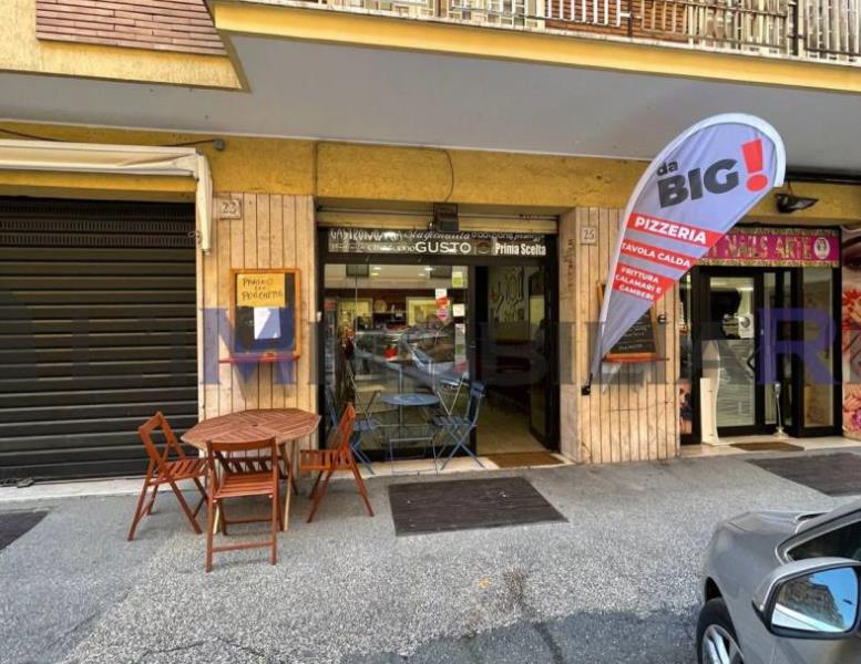negozio in vendita a Roma in zona Ostiense