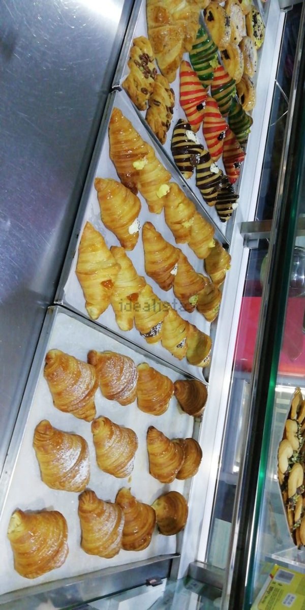 negozio in vendita a Roma in zona Finocchio