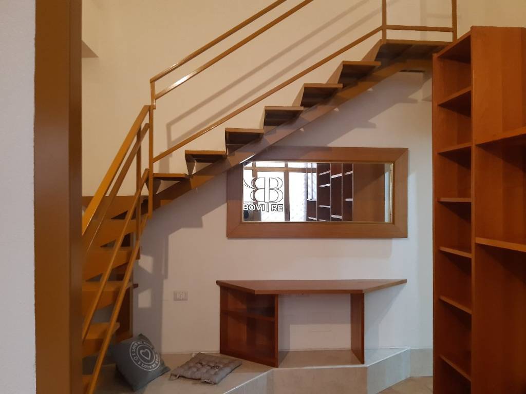 negozio in vendita a Roma in zona Cinecittà