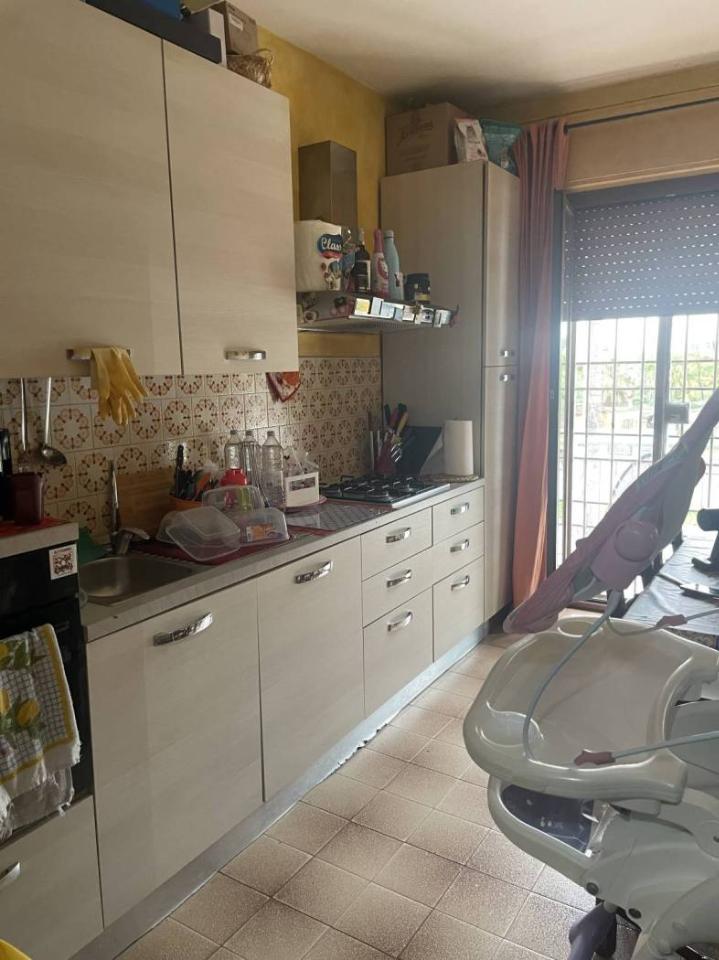 appartamento in vendita a Roma in zona Torre Angela