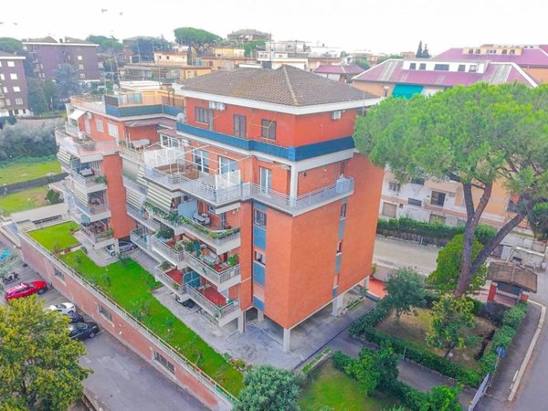 appartamento in vendita a Roma in zona Gianicolense