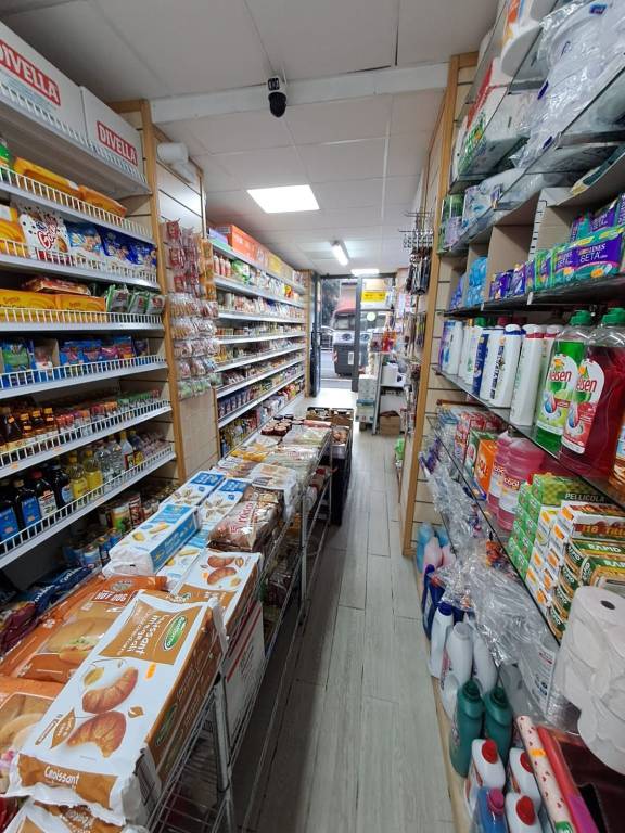 negozio in vendita a Roma in zona Prenestino-Centocelle