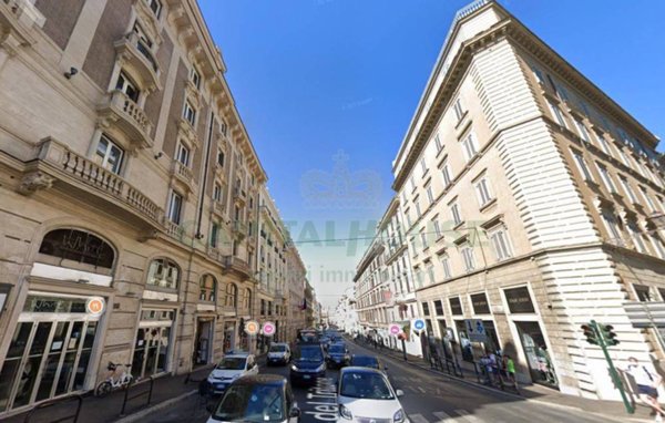 appartamento in vendita a Roma in zona Trevi-Colonna