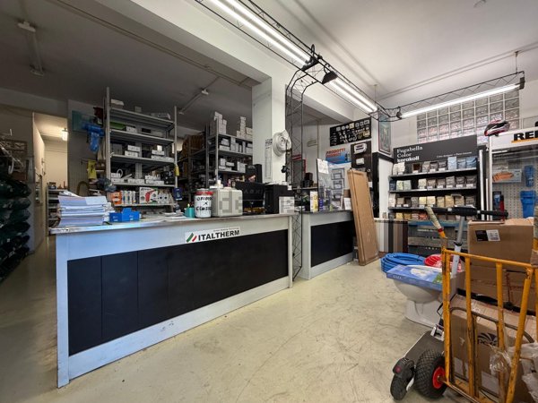 ufficio in vendita a Roma in zona Tor Vergata/Torrenova