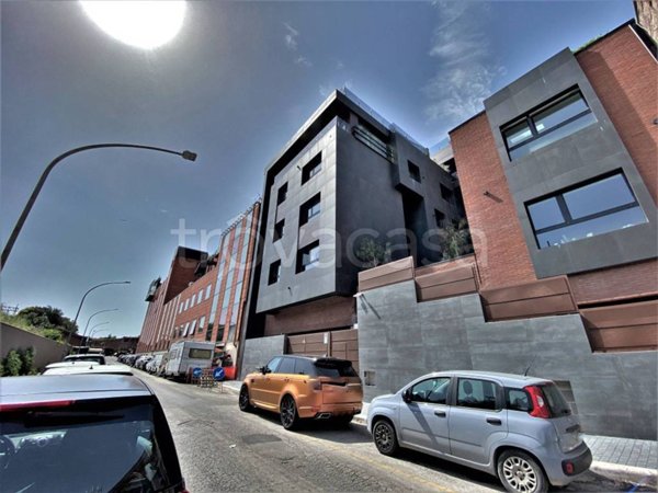 appartamento in vendita a Roma in zona Ostiense