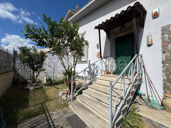 casa indipendente in vendita a Roma in zona Casal Morena