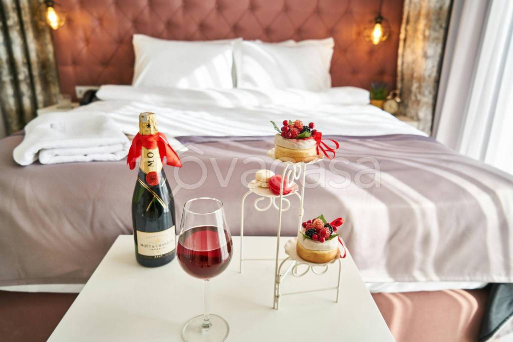 negozio in vendita a Roma in zona Appio Claudio