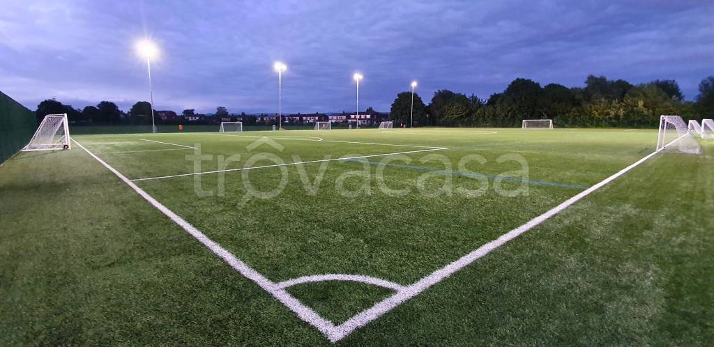 negozio in vendita a Roma in zona Torre Gaia