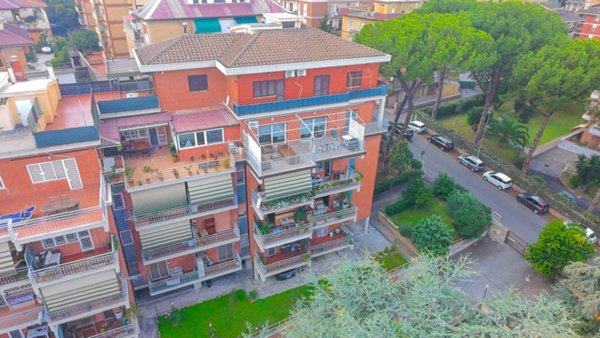 appartamento in vendita a Roma in zona Gianicolense
