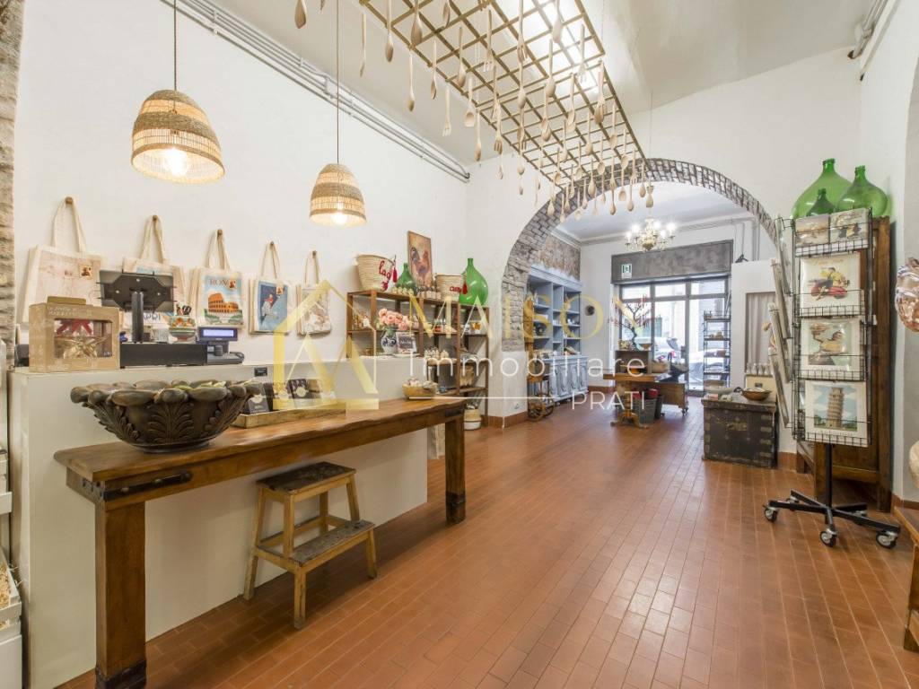 negozio in vendita a Roma in zona Rione Borgo