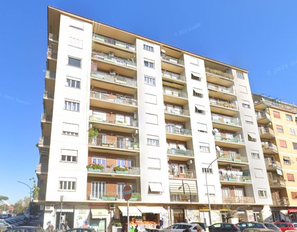 appartamento in vendita a Roma in zona Ostiense