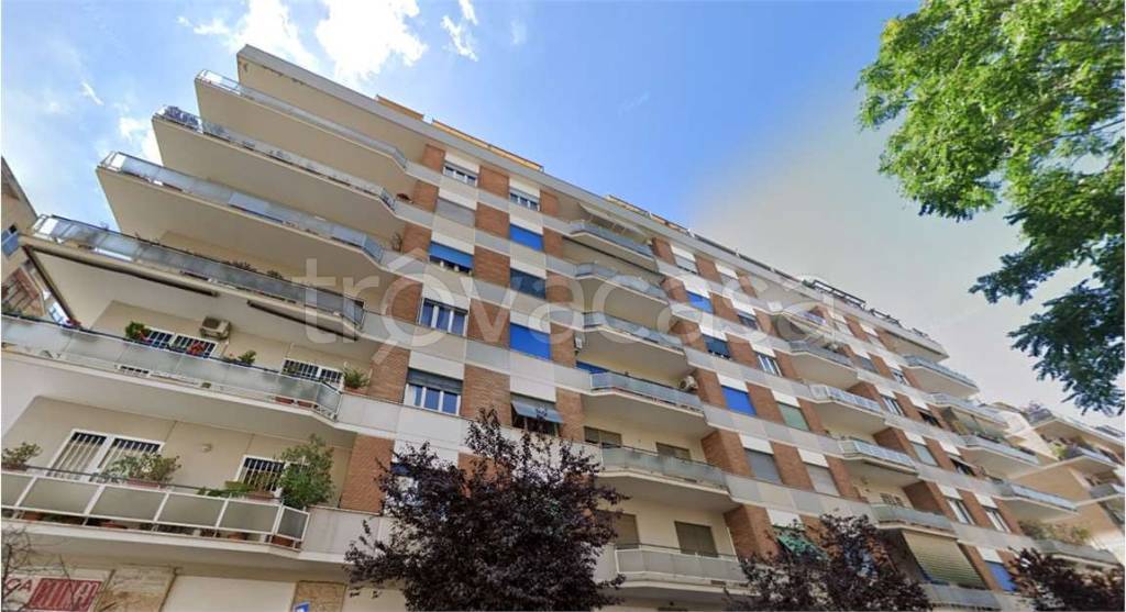 appartamento in vendita a Roma in zona Ardeatino