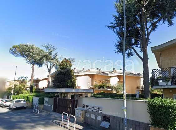 appartamento in vendita a Roma in zona Spinaceto