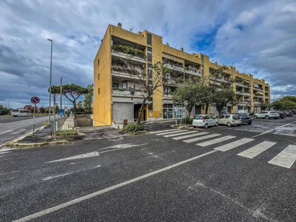 appartamento in vendita a Roma in zona Dragoncello