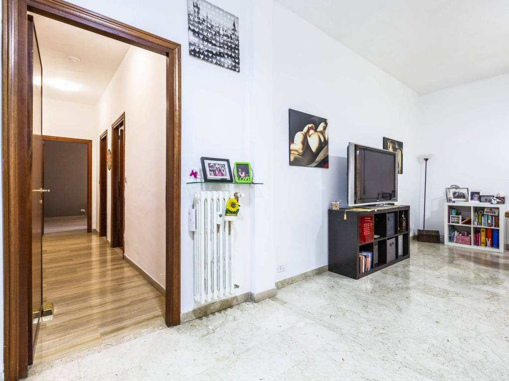 appartamento in vendita a Roma in zona Ostiense