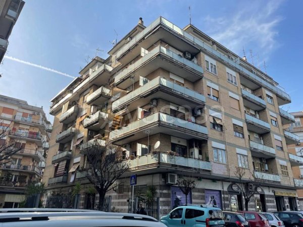 appartamento in vendita a Roma in zona Prenestino-Labicano