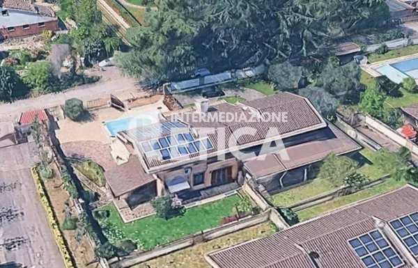 casa indipendente in vendita a Roma in zona Casal Monastero