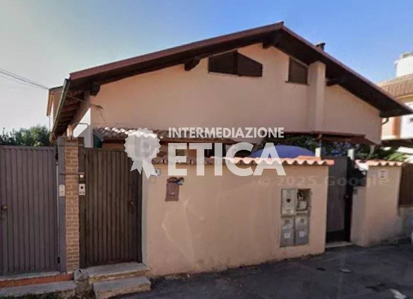 appartamento in vendita a Roma in zona Dragona/Bagnoletto