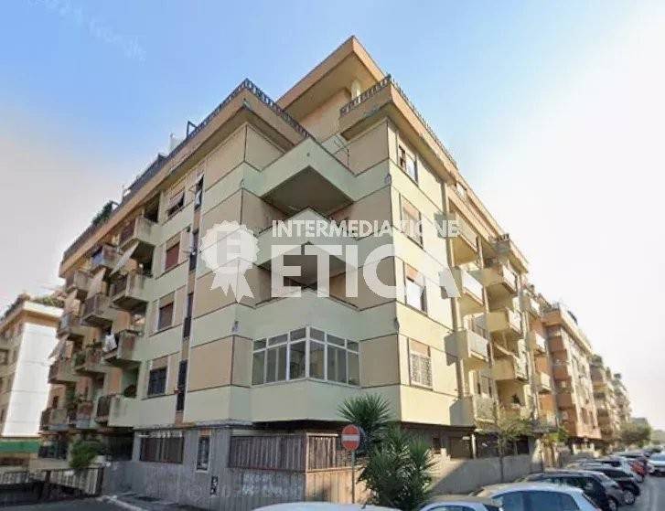 appartamento in vendita a Roma in zona Ostia