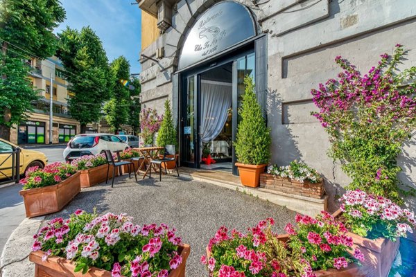 locale commerciale in vendita a Roma in zona Monte Sacro/Talenti