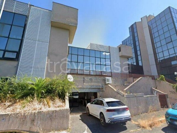 locale commerciale in vendita a Roma