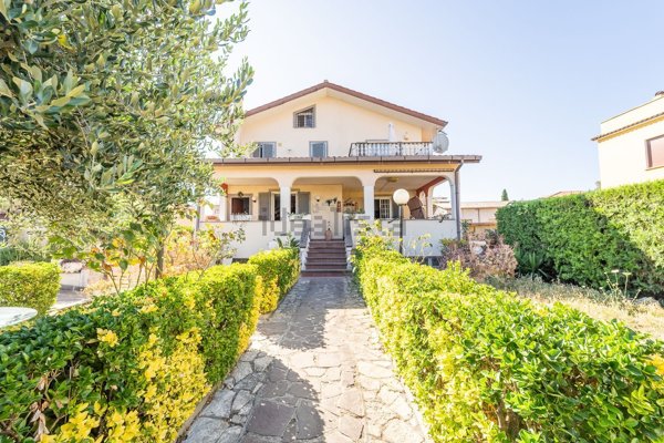 casa indipendente in vendita a Roma in zona Tor Bella Monaca