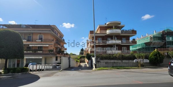 ufficio in vendita a Roma in zona Tor di Quinto