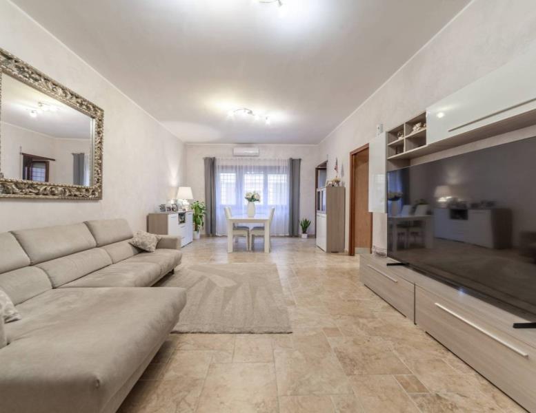 appartamento in vendita a Roma in zona Ostia