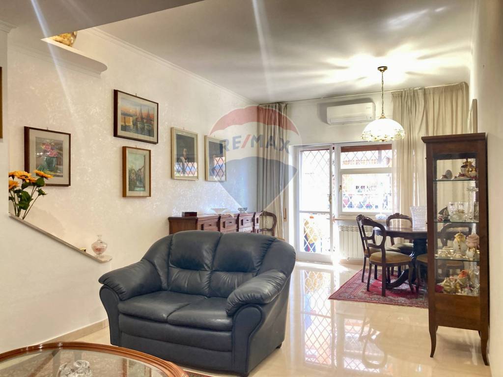 appartamento in vendita a Roma in zona Appio Claudio