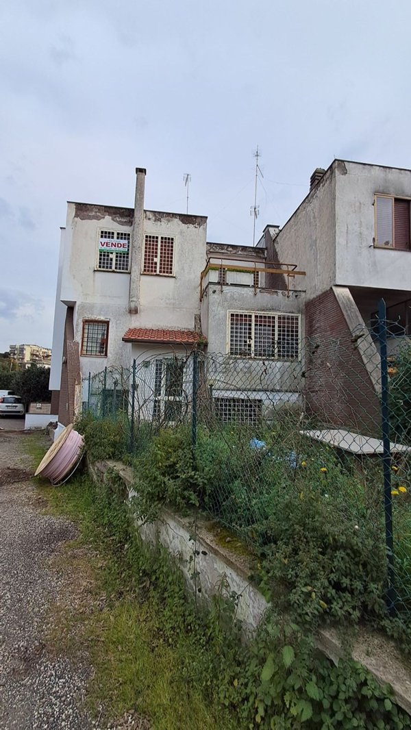 casa indipendente in vendita a Roma in zona Isola Farnese