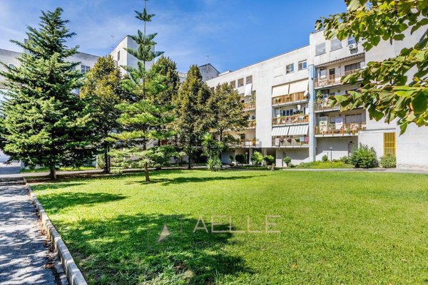 appartamento in vendita a Roma in zona Casal Palocco
