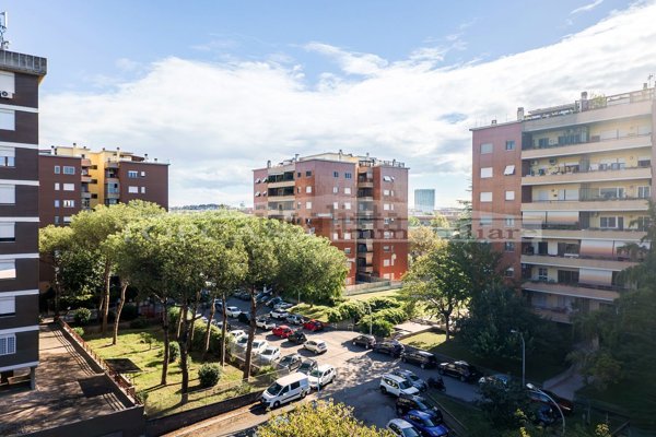 appartamento in vendita a Roma in zona Appio Latino