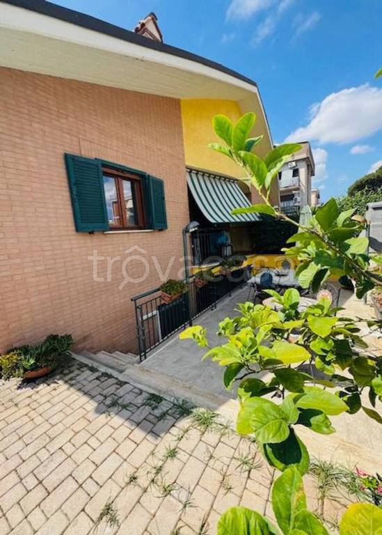 casa indipendente in vendita a Roma in zona Dragona/Bagnoletto