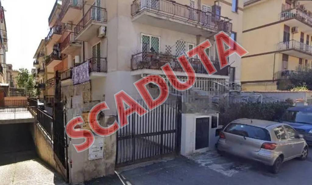 appartamento in vendita a Roma in zona Torre Angela