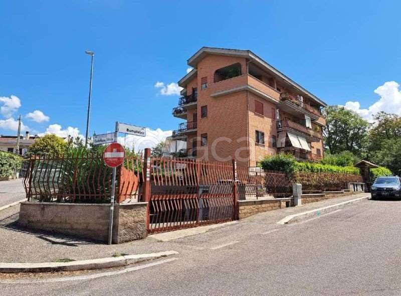 appartamento in vendita a Roma in zona Finocchio