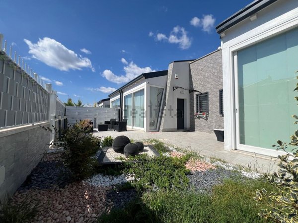 casa indipendente in vendita a Roma in zona Tor Vergata/Torrenova